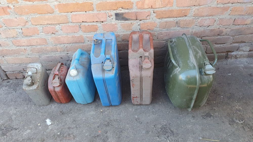 Каністри металеві, пластикові