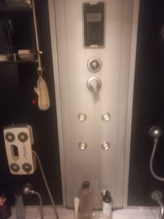 Kabina z hydromasazem