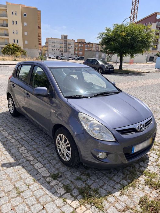 Hyundai i20 1.4 a gasolina, automático, de 2010, com 132.982 km