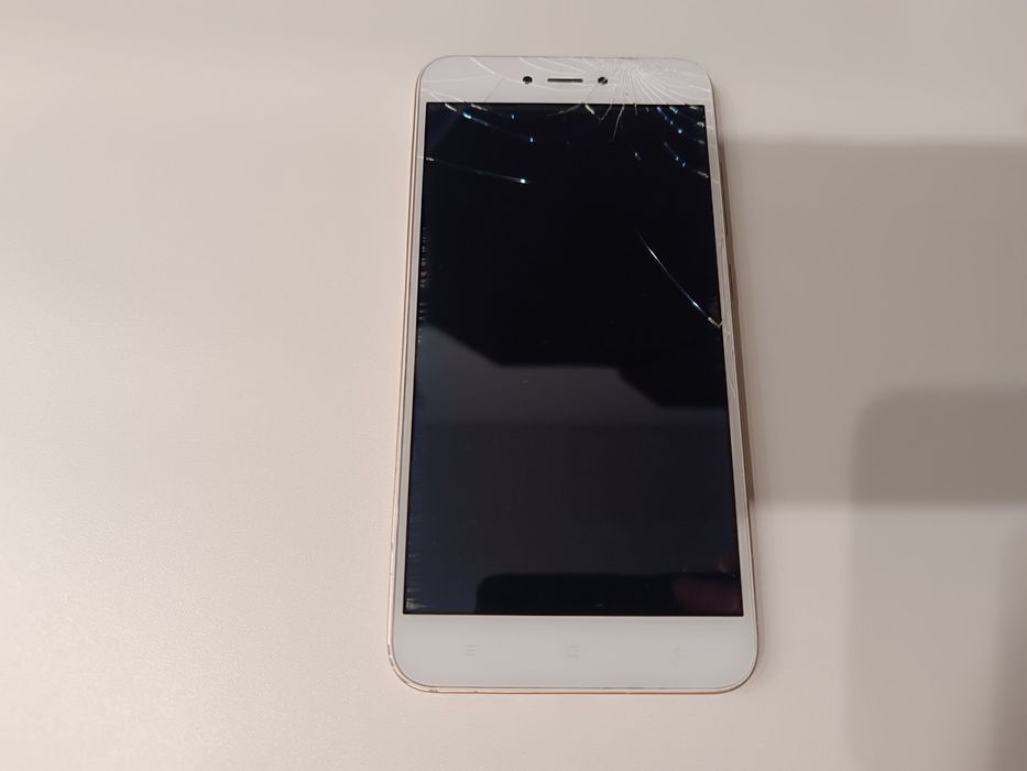 Telefon Xiaomi Redmi Note 5A 2GB/16GB MDG6 działa zbita szybka