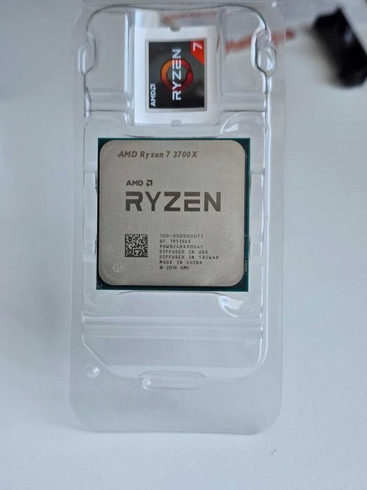 Ryzen7 3700X メモリー32GB AMD Ryzen 7 3700X, 3.6 GHz, 32 MB, BOX (100-100000071BOX