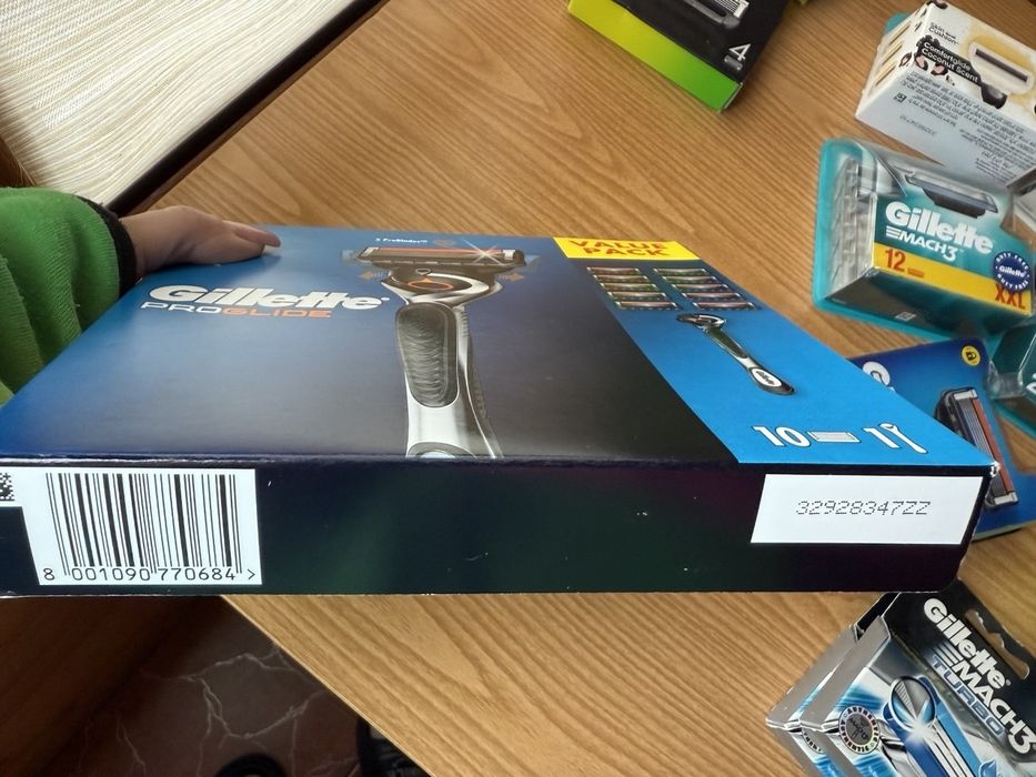 Набір чоловічої бритви Gillette