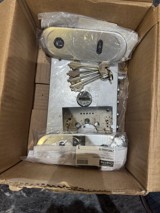 Fechadura Dierre ASSO‑4/5 Palhetas + 5 Chaves + Espelhos