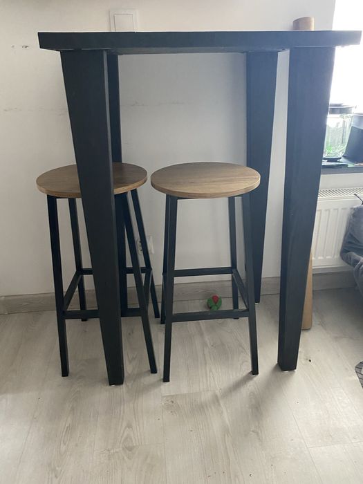 Stolik kraft + 2 hokery