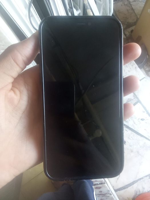 Troco esse iPhone 11 pro max 128GB por um iPhone 8 plus  ou outro iPhone do meu interesse