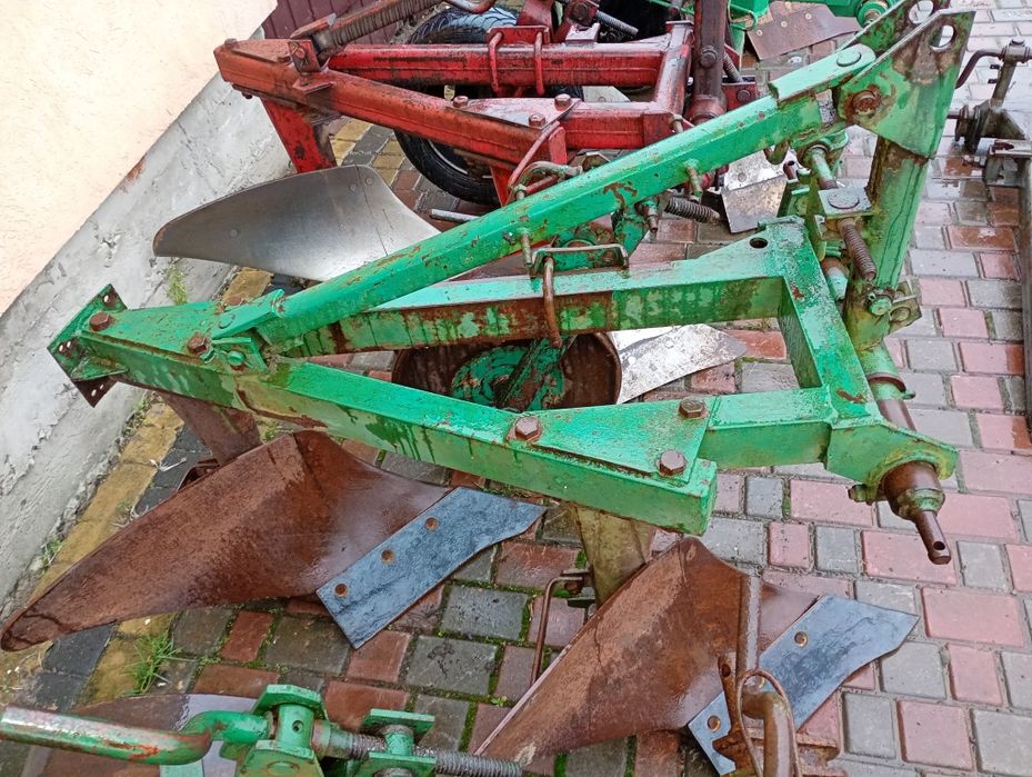 Продам плуги 2по30 3по30-2по30-4по30-4по25-5по25-2по25-3по25