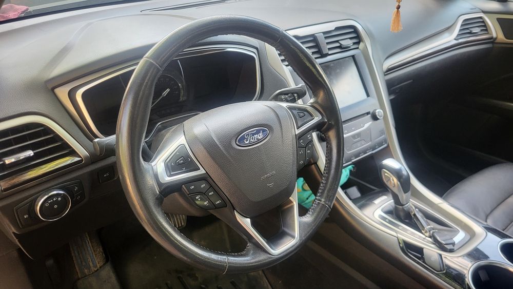 Продам власний Ford Fusion Hybrid SE