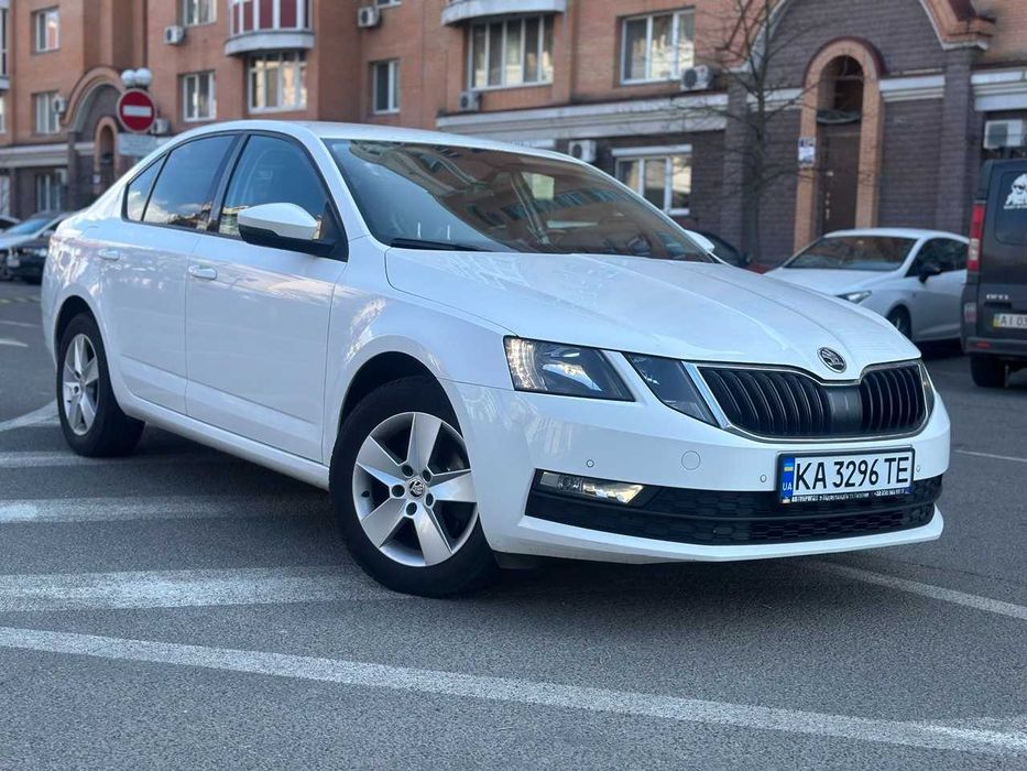 Skoda Octavia 2018 VIN TMBAG7NE8K0033568 фото оголошення 2 з 16