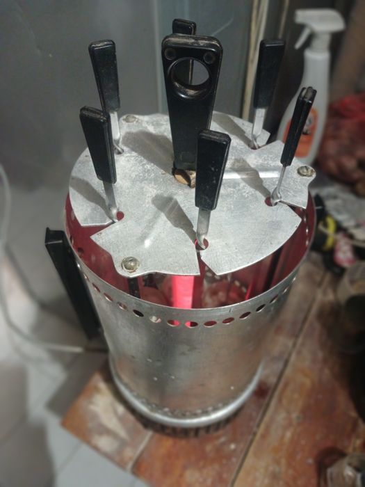 Шашлычница Советская электро шашлычница 6 шампуров в рабочем состоянии