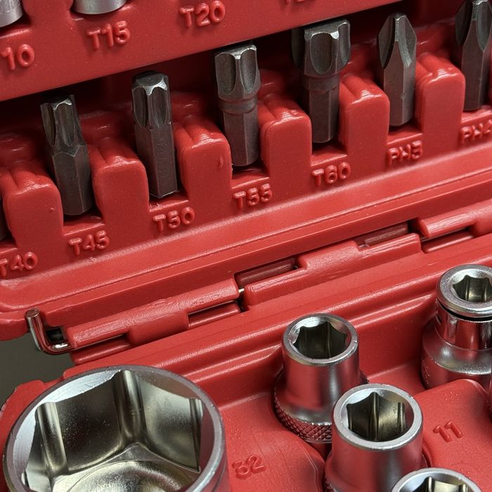 ОНОВЛЕНИЙ Intertool 110од. Набір інструментів 1/4, 1/2 4-32мм