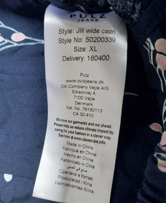 Ładne spodenki firmy Pulz Jeans model Jill Wide Capri r. XL