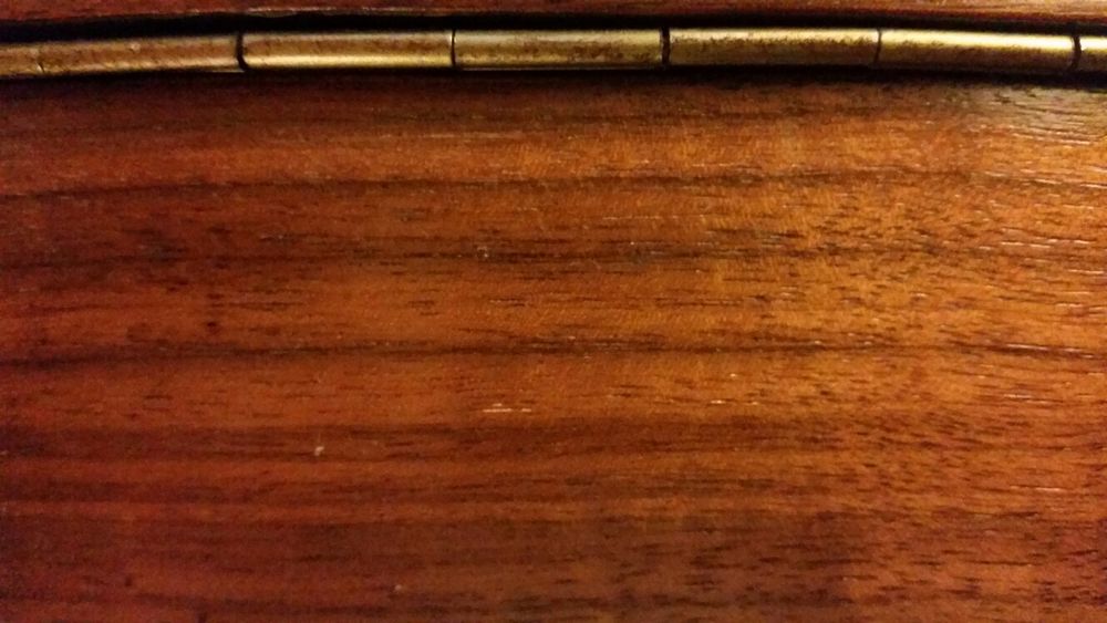 Móvel vintage para radio e gira-discos
