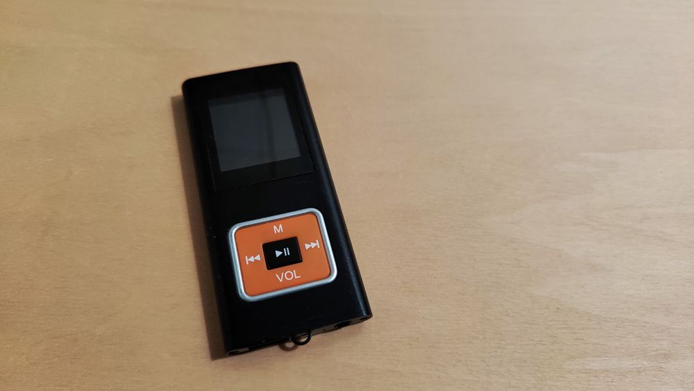 Ingo MP4 Player 4GB 1.5" FM