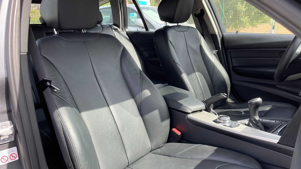 BMW 318d Touring Advantage IVA DEDUTÍVEL