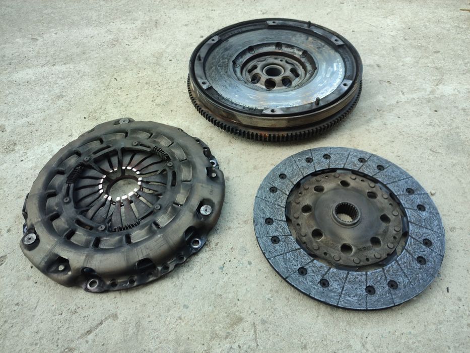 Продам комплект сцепления на SsangYong rexton 2.7 дизель