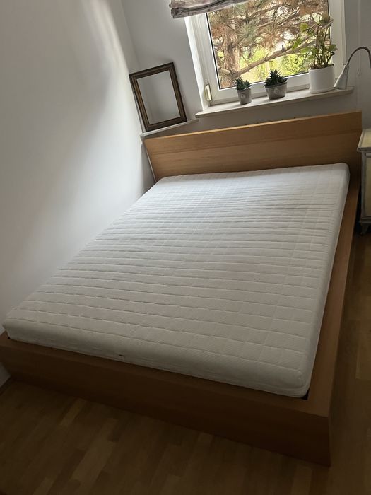 Rama łóżka Malm i nowy materac JYSK