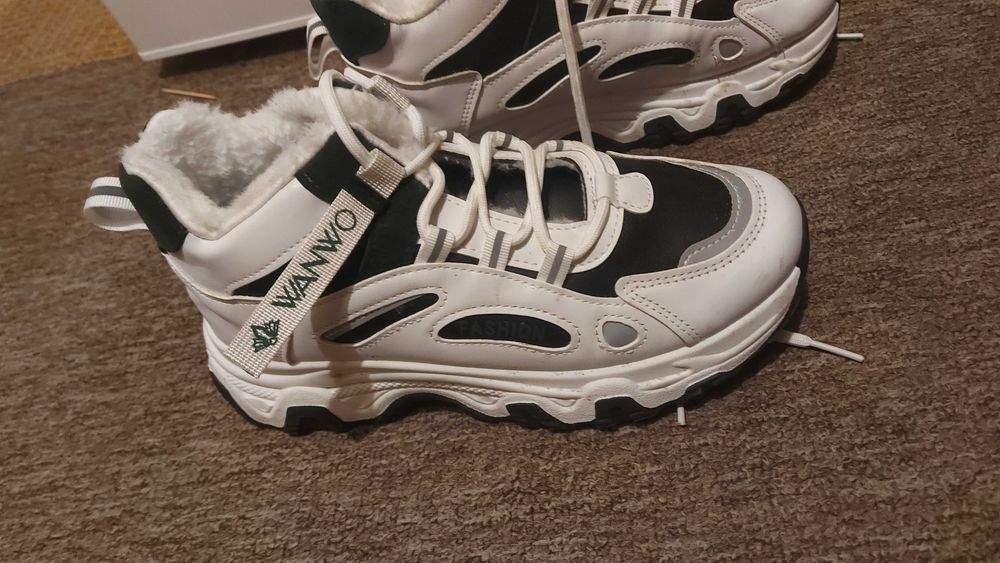 Зимові жіночі ботінки