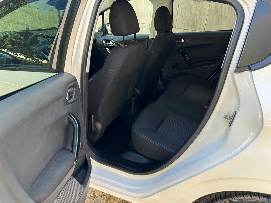 Peugeot 208 1.2- 82Cv- Versão Style - 2018