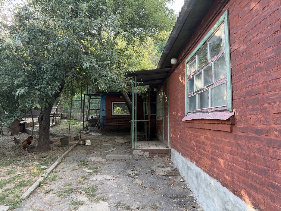 Цегляний будинок 4 кімнати вул.Поділ поруч річка