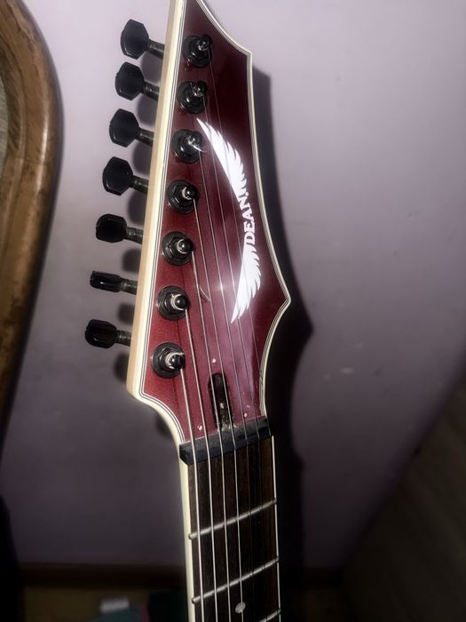 Unikatowy dean custom 750x metallic red