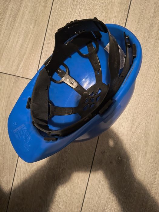 Kask ochronny  dla osoby dorosłej stan bdb