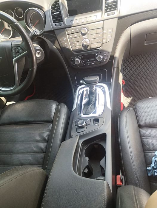 Опель інсігнія 2011р.в  4х4 2.0 дизель