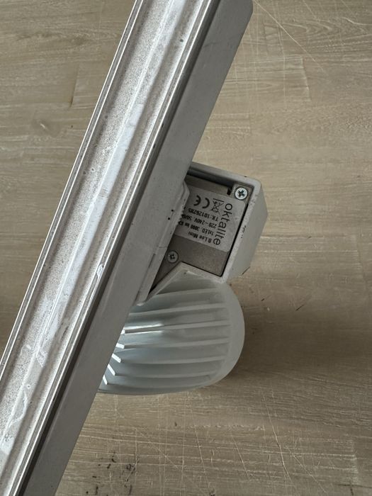 Oswietlenie szynowe z 5 lampami LED, reflektorami