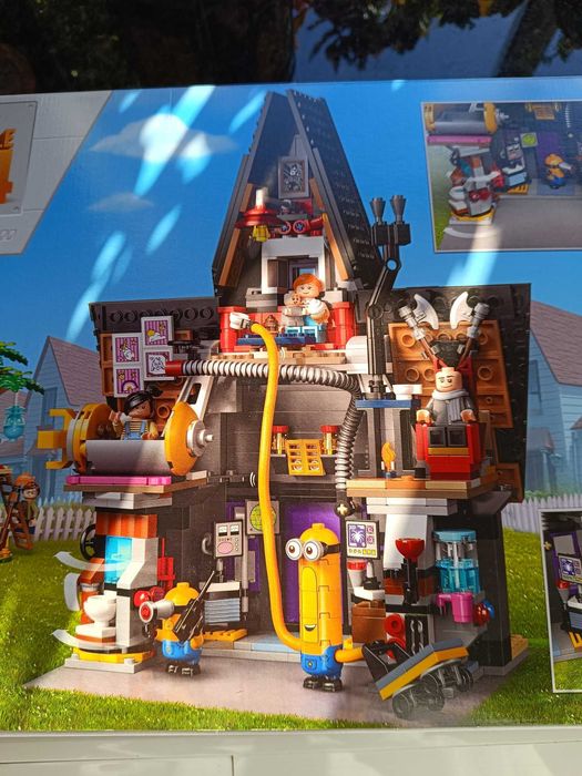 LEGO 75583 - Minions and Gru's Family Mansion
