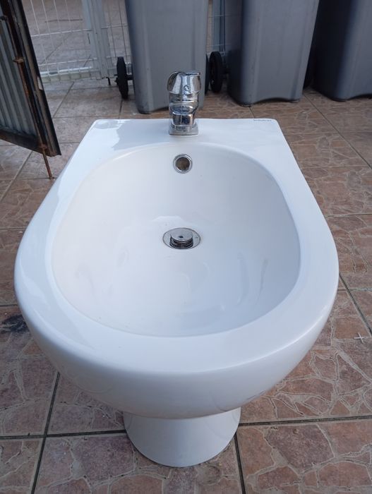 Vendo bidé de marca Valadares