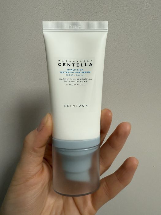 SPF50 hyalu-cica centella madagascar water-fit sun serum