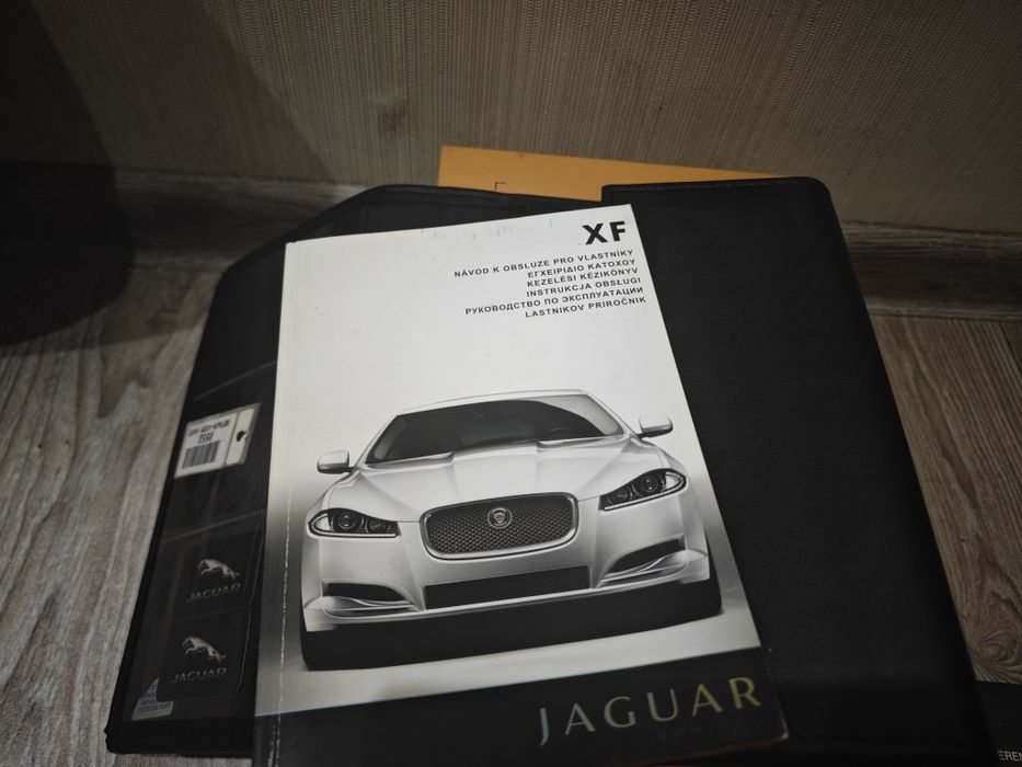 Jaguar XF 2011-2015  документация и кожанная папка