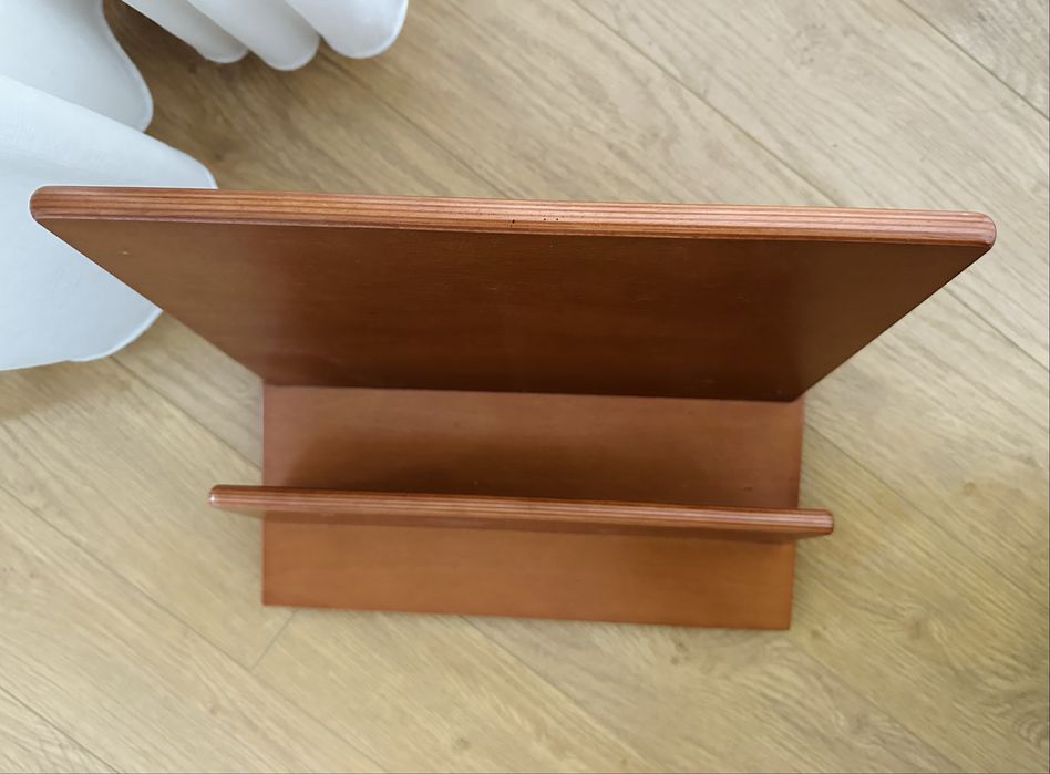 Porta livros / revistas / jornais / catálogos / álbuns de fotografias