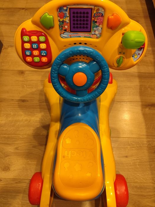 Pchacz, jeździk, bujak Fischer Price świetny na prezent