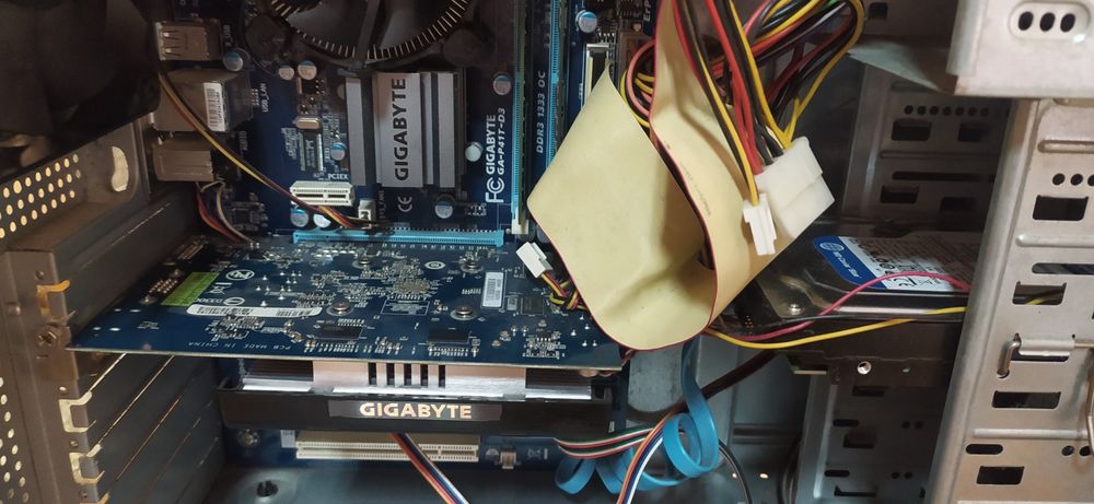 ПК на базі Windows 10 Pro, системник,клавіатура,мишка,компьютер