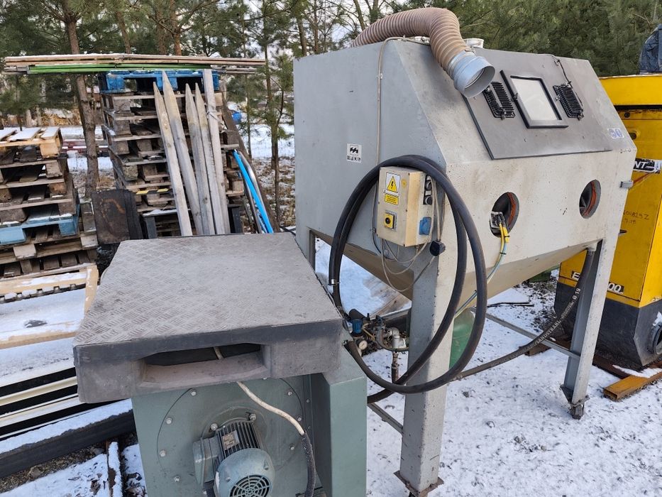 Kabina do piaskowania piaskarka kabinowa