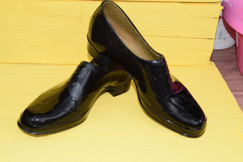 Черевики резинові закритого типу шкіряні лакові ussr ссср