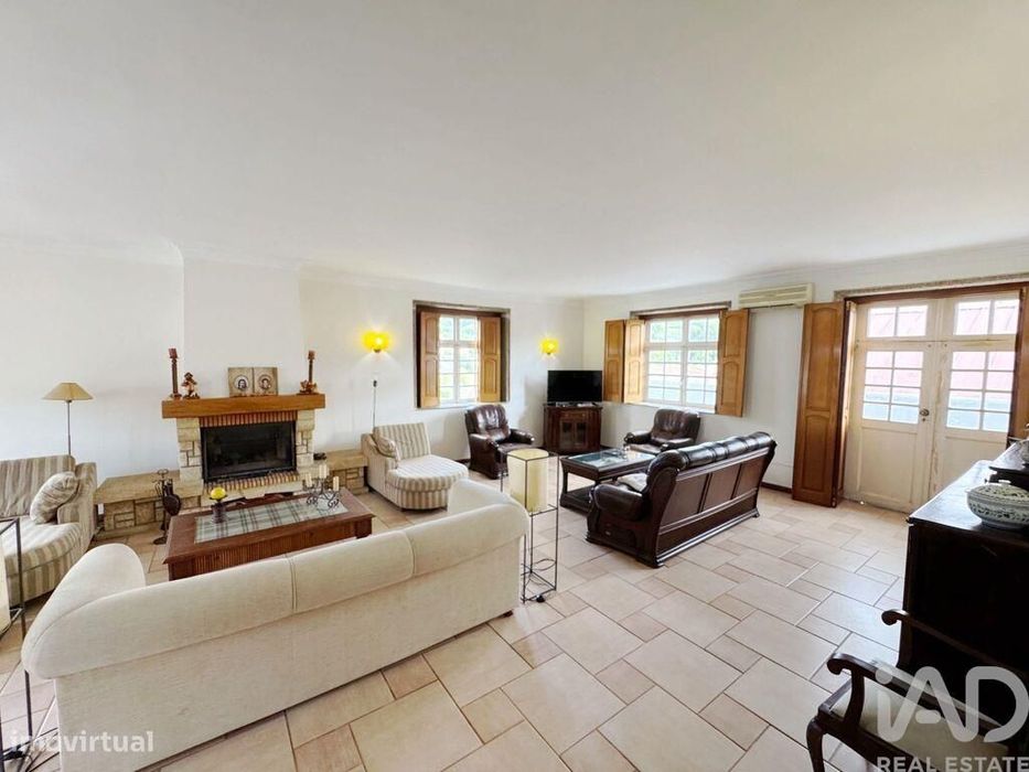 Apartamento T4 em Vila e Roussas de 262,00 m2