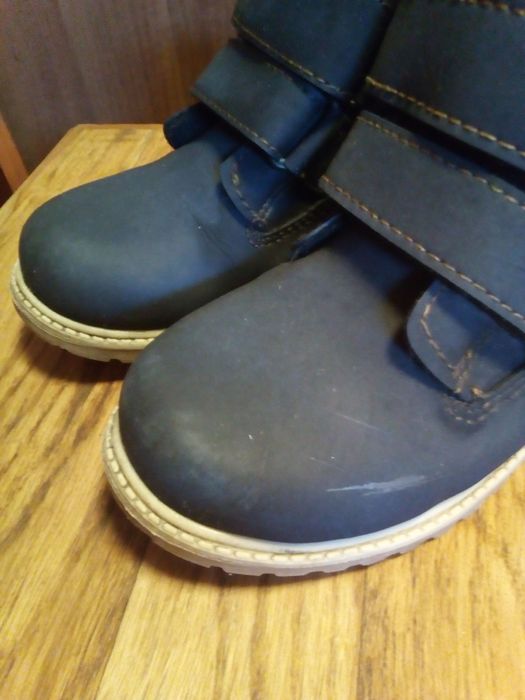 Продам отличные ботиночки на мальчика