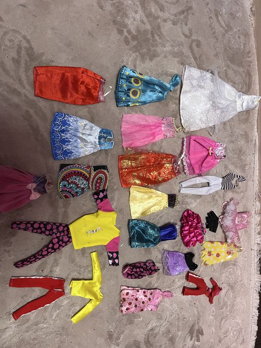 Лот одягу для барбі