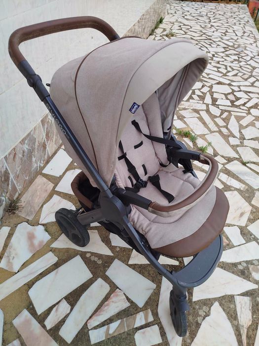 Carrinho Chicco Style Go com todos os acessórios ( Cadeira e Alcofa)