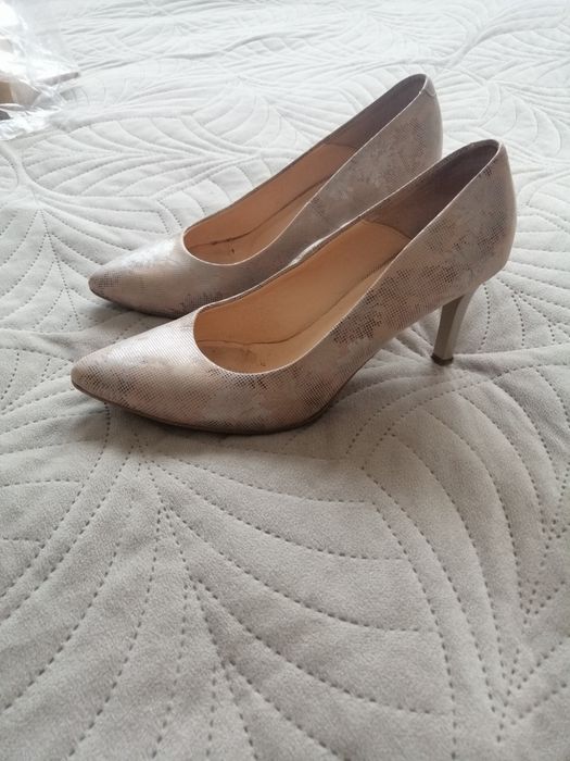 Buty na obsacie Lasocki