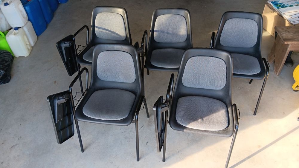 Cadeiras com tabuleiro