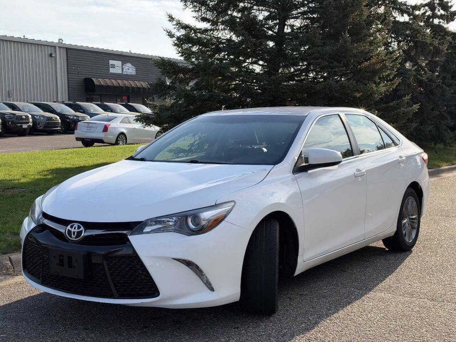 Toyota Camry      2016