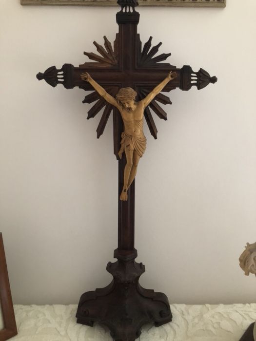 Cristo em pau santo