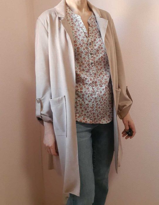 Продаю плащ размер 36-38 состояние нового