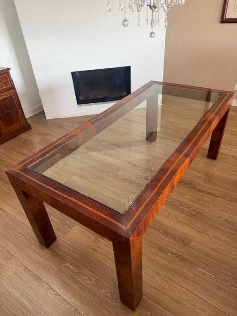 Mesa de jantar com vidro