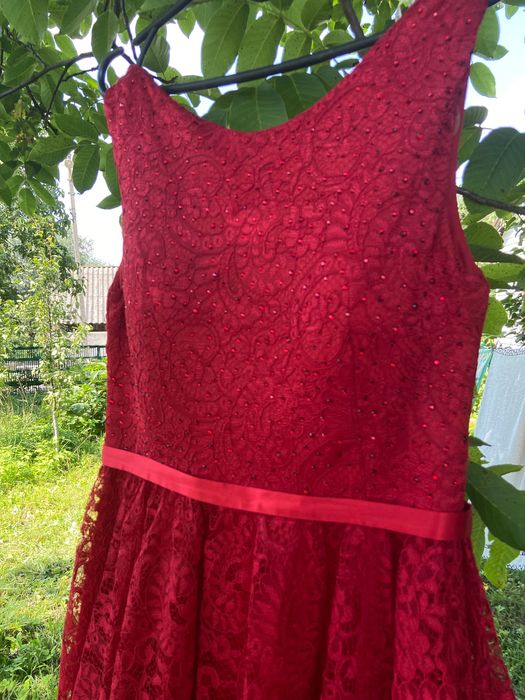 Продається випускна сукня!
Будь неповторною!