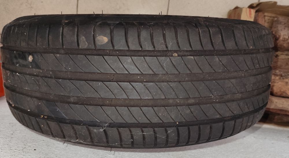 1 Pneu Michelin Primacy 4+ 215/50/R17
