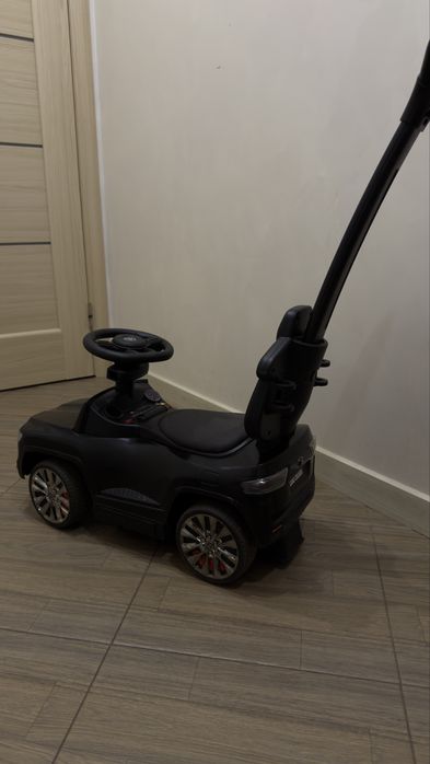 Електромобіль Toyota, толокар з батьківською ручкою