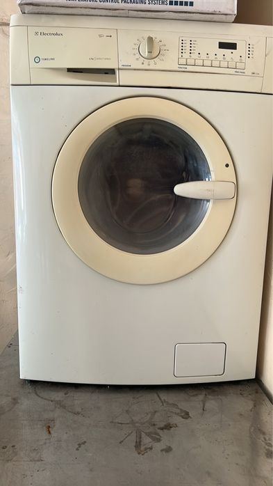 Продам пральну машину Electrolux на запчастини